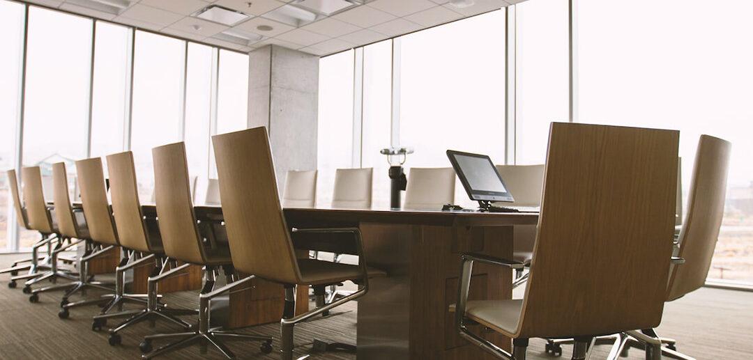 Comment aménager la salle de réunion idéale : Conseils pour maximiser le confort et la productivité